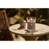 Kép 2/4 - WoodWick®  Patchouli Créme közepes üveggyertya 275g