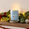 Kép 3/4 - Yankee Candle® North Pole Hideaway nagy üveggyertya 567g
