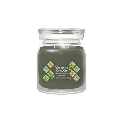 Yankee Candle® Olive & Cypress Signature közepes üveggyertya 368g