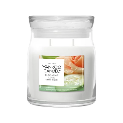 Yankee Candle® BLOOMING LOVE  közepes üveggyertya 368g