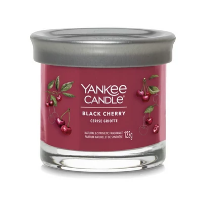 Yankee Candle® Black Cherry Tumbler kis üveggyertya 122g