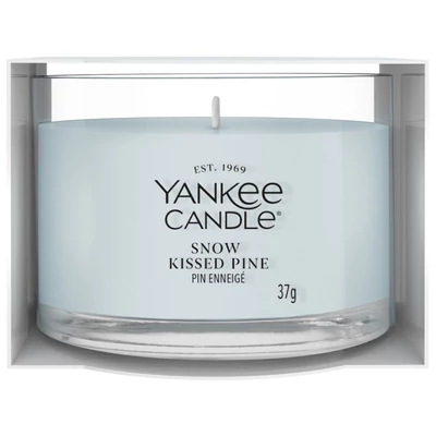 Yankee Candle® Snow Kissed Pined kis üveggyertya 37g