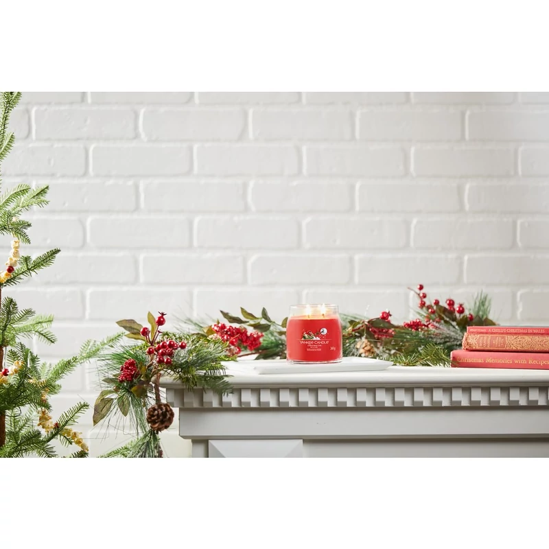 Yankee Candle® Christmas eve közepes üveggyertya 368g