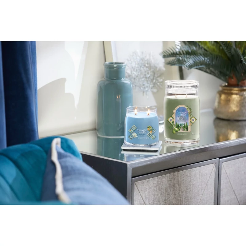 Yankee Candle® AZURE SKY SIGNATURE közepes üveggyertya 368g