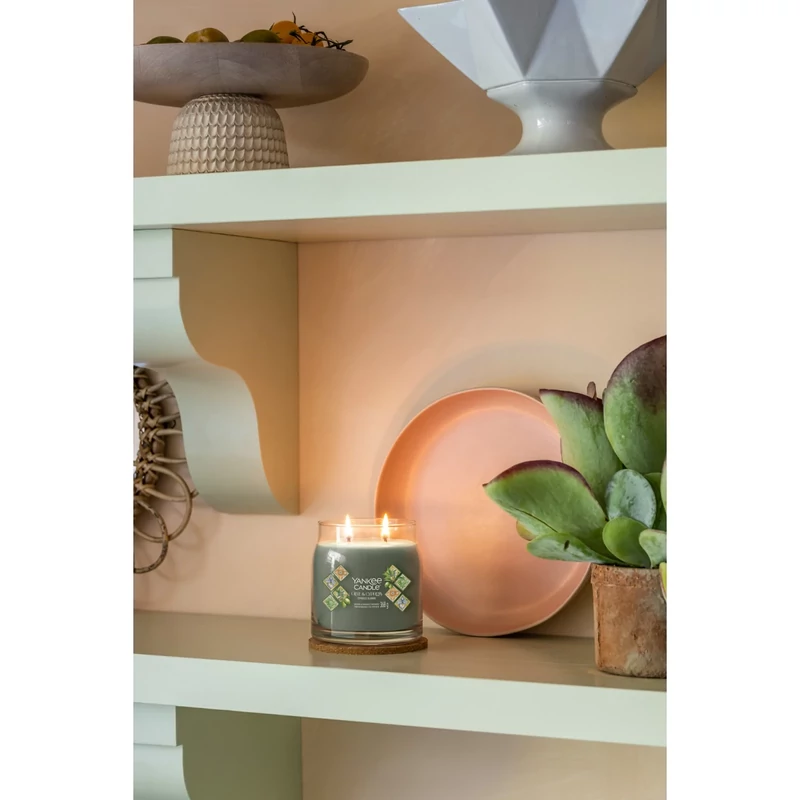 Yankee Candle® Olive & Cypress Signature üveggyertya