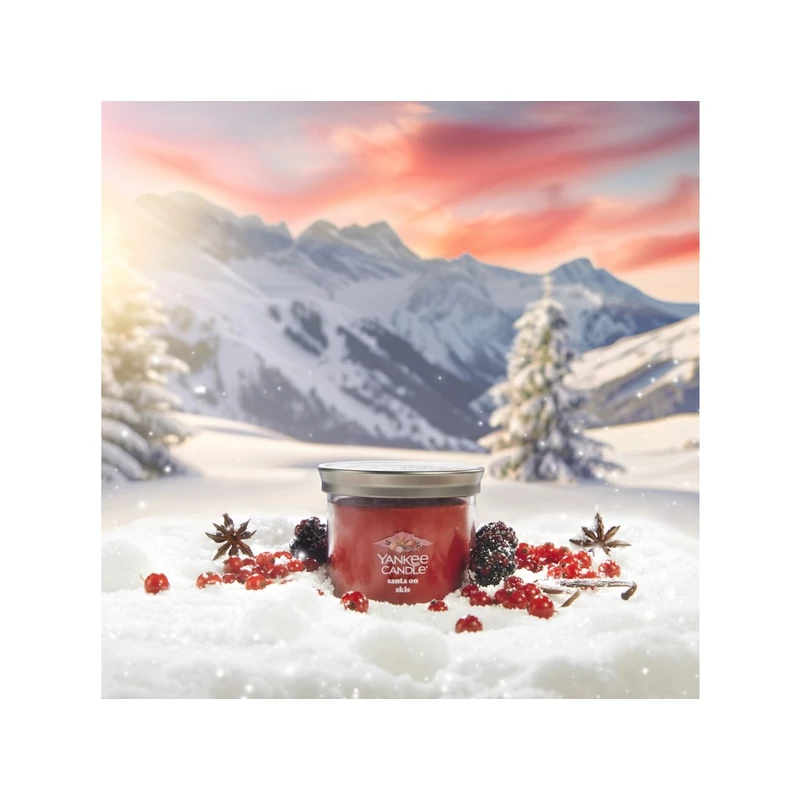 Yankee Candle®  SANTA ON SKIS tumbler kis üveggyertya