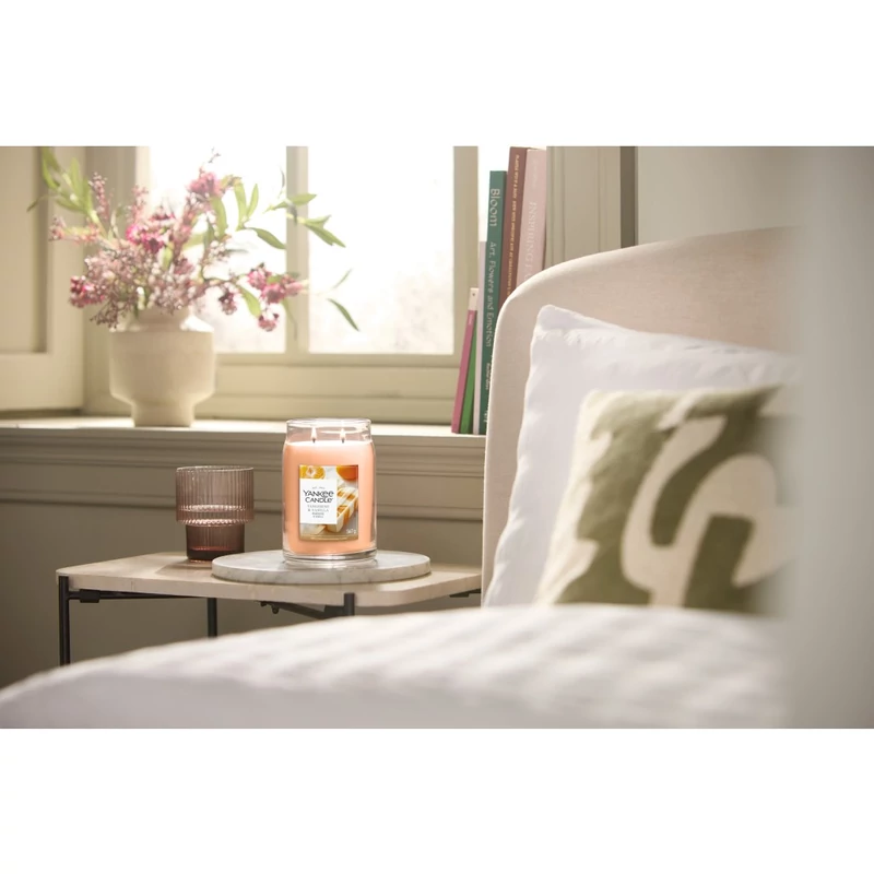 Yankee Candle® TANGERINE & VANILLA nagy üveggyertya 567g