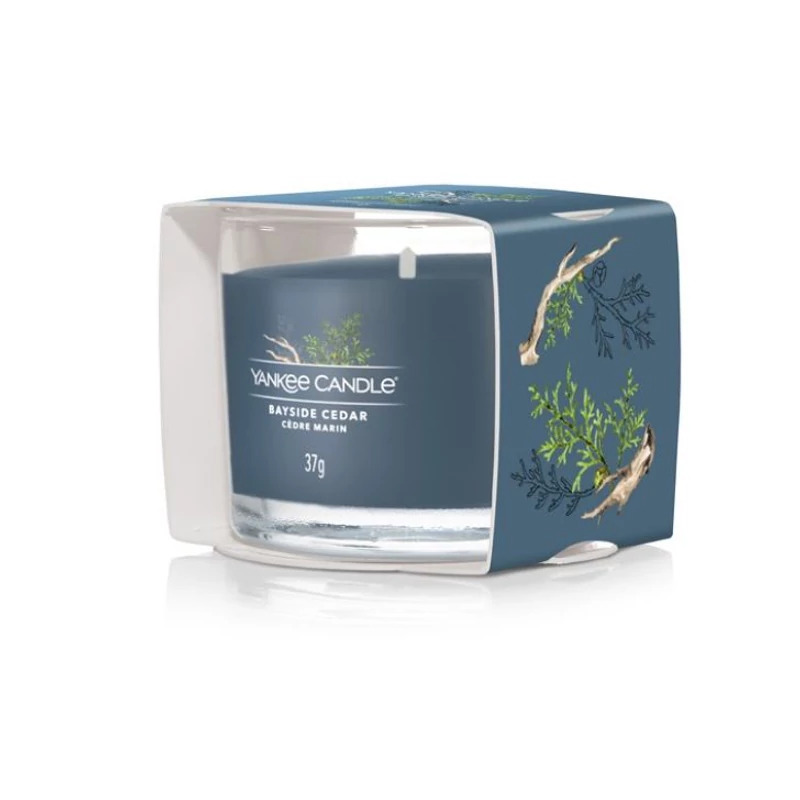 Yankee Candle® Bayside Cedar kis üveggyertya 37g