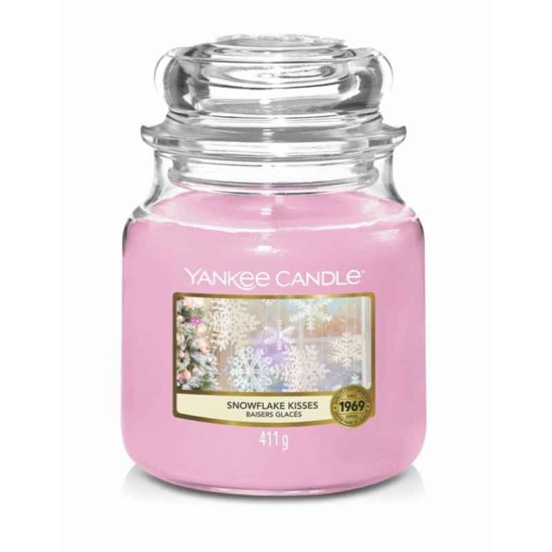 Yankee Candle® Snowflake Kisses közepes üveggyertya