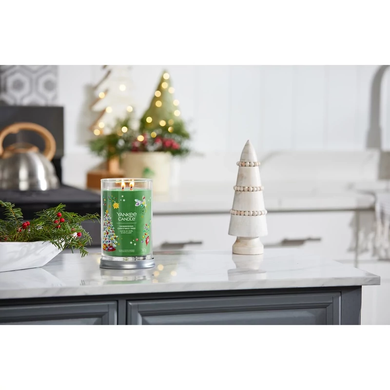 Yankee Candle® Shimmering Christmas Tree tumbler nagy üveggyertya 567g