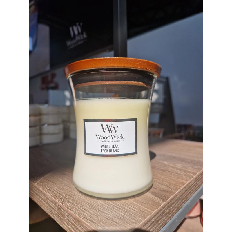 WoodWick® White Teak közepes üveggyertya esztétikai hibás termék