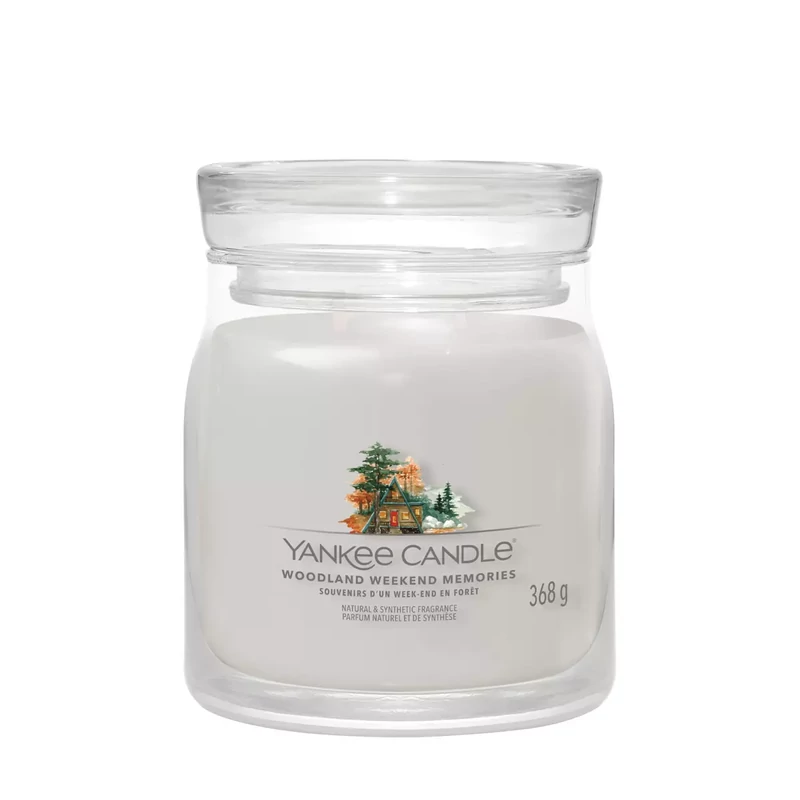 Yankee Candle® WOODLAND WEEKEND MEMORIES KÖZEPES ÜVEGGYERTYA
